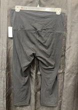 Load image into Gallery viewer, Capri Leggings
