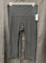 Load image into Gallery viewer, Capri Leggings
