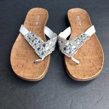 Load image into Gallery viewer, Girls Rhinestone Flip Flops
