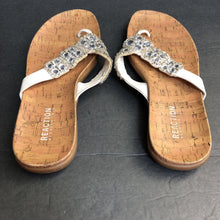 Load image into Gallery viewer, Girls Rhinestone Flip Flops
