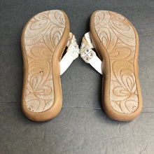 Load image into Gallery viewer, Girls Rhinestone Flip Flops
