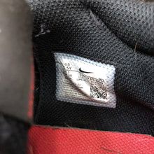 Load image into Gallery viewer, Boys Team Hustle D10 Basketball Sneakers
