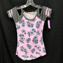Load image into Gallery viewer, Cold Shoulder Flower Top
