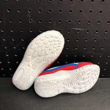 Load image into Gallery viewer, Boys Elmo Water Shoes (NEW)
