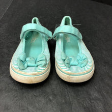 Load image into Gallery viewer, Girls Striped Shoes

