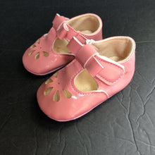 Load image into Gallery viewer, Girls Shoes
