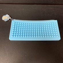 Load image into Gallery viewer, Sensory Pop-It Clutch Bag
