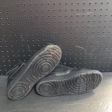 Load image into Gallery viewer, Boys Court Borough Sneakers
