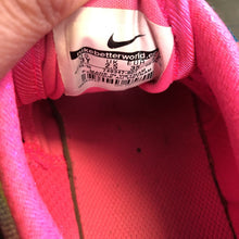 Load image into Gallery viewer, Girls Roshe Sneakers
