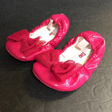 Load image into Gallery viewer, Girls Bow Flats
