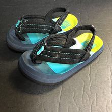 Load image into Gallery viewer, Boys Striped Flip Flops
