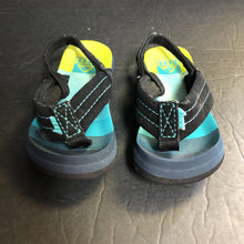 Load image into Gallery viewer, Boys Striped Flip Flops
