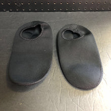 Load image into Gallery viewer, Boys Solid Water Shoes
