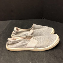 Load image into Gallery viewer, Girls Slip On Shoes

