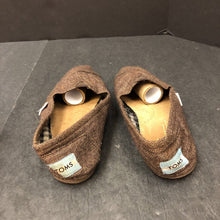 Load image into Gallery viewer, Girls Slip On Shoes
