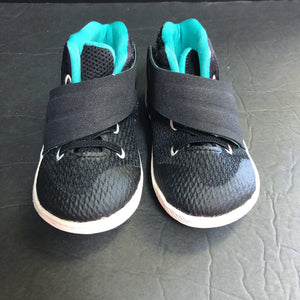 Boys Kyrie 2 Sneakers