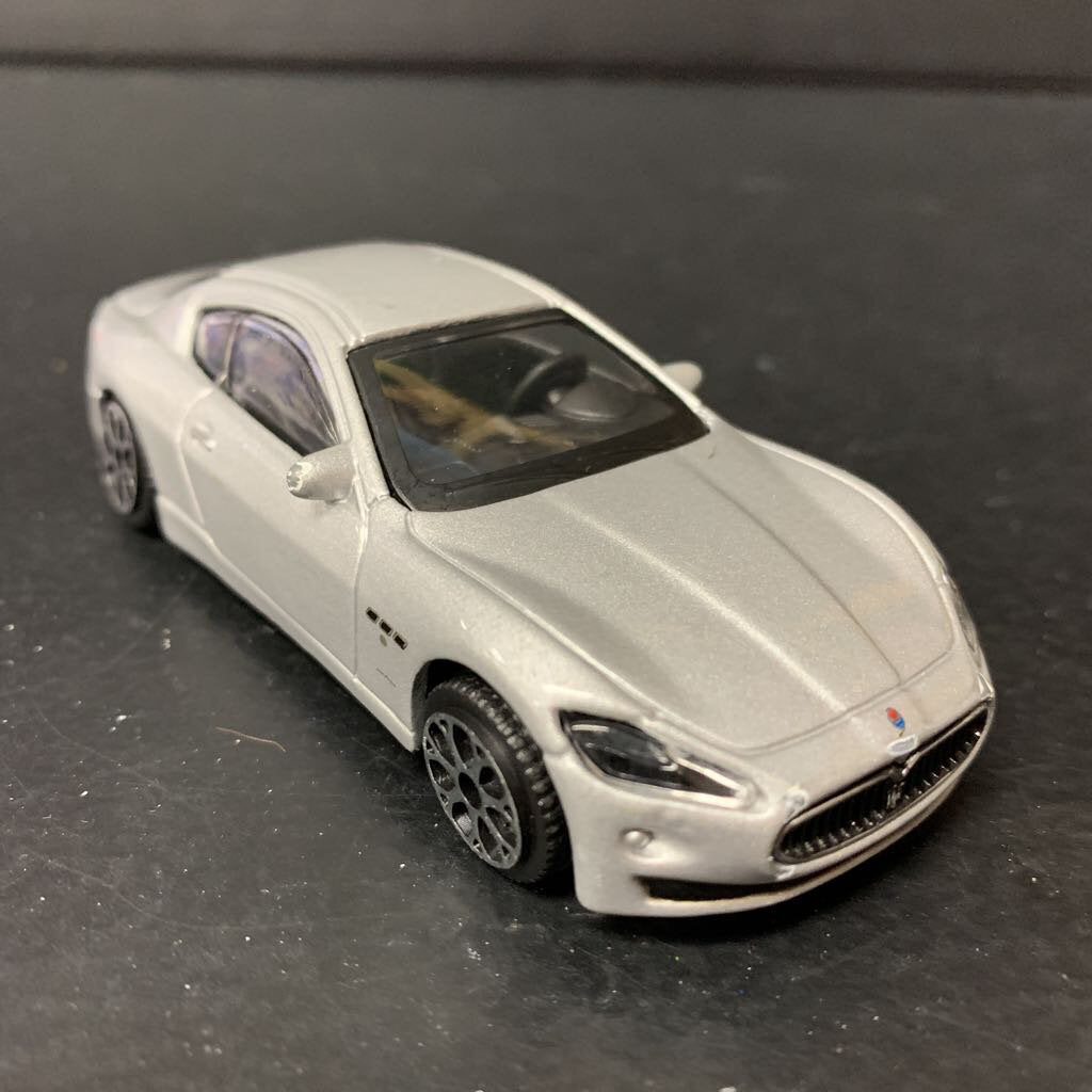 Maserati Gran Turismo Diecast Car (Bburago)