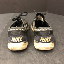 Load image into Gallery viewer, Girls Flex Supreme TR3 Running Shoes
