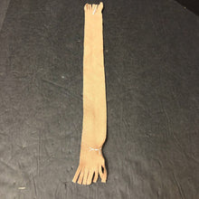 Load image into Gallery viewer, Fringe Scarf for 18" Doll
