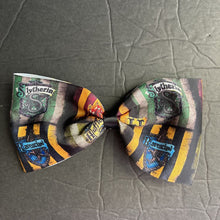 Load image into Gallery viewer, Striped Hairbow Clip
