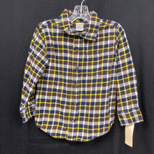 Load image into Gallery viewer, Plaid Button Down Shirt
