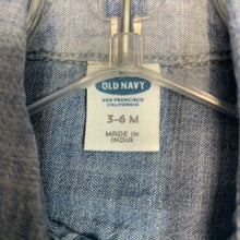 Load image into Gallery viewer, Denim Button Down Shirt
