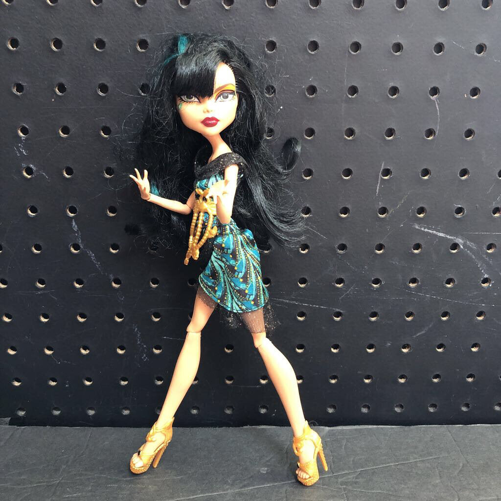 Frights Camera Action Clio De Nile Doll