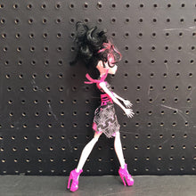 Load image into Gallery viewer, Frights Camera Action Draculaura Doll

