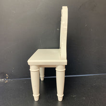 Load image into Gallery viewer, Light Up Vanity for 18" Doll Battery Operated
