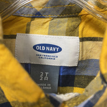 Load image into Gallery viewer, Plaid Button Down Shirt
