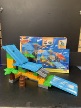 Load image into Gallery viewer, Mega Bloks Jungle Ramp Rush Set
