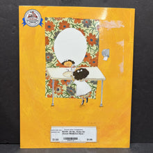 Load image into Gallery viewer, Oh No, Gotta Go (Susan Middleton Elya) -potty paperback
