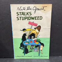 Load image into Gallery viewer, Nate the Great Stalks Stupidweed (Marjorie Weinman Sharmat) -series
