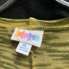 Load image into Gallery viewer, Sleeveless cardigan (NEW)
