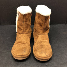 Load image into Gallery viewer, Girls Sparkly Winter Boots
