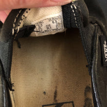 Load image into Gallery viewer, Boys Slip On Shoes
