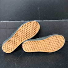 Load image into Gallery viewer, Boys Slip On Shoes
