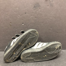 Load image into Gallery viewer, Boys Velcro Striped Shoes
