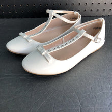 Load image into Gallery viewer, Girls Rhinestone Flats
