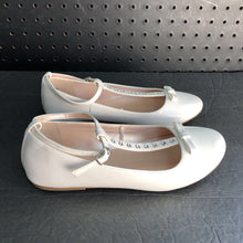Load image into Gallery viewer, Girls Rhinestone Flats
