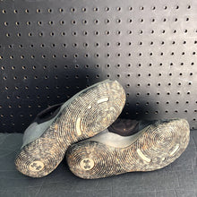 Load image into Gallery viewer, Boys Velcro Sneakers
