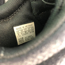Load image into Gallery viewer, Boys Striped Basketball Sneakers
