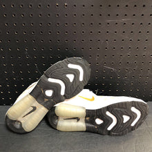 Load image into Gallery viewer, Mens Air Max 200 Sneakers
