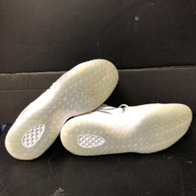 Load image into Gallery viewer, Mens Trey 5 VIII Sneakers
