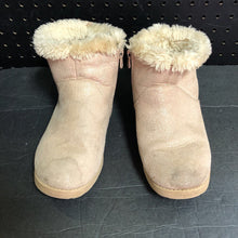 Load image into Gallery viewer, Girls Sparkly Winter Boots
