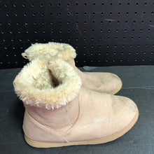 Load image into Gallery viewer, Girls Sparkly Winter Boots
