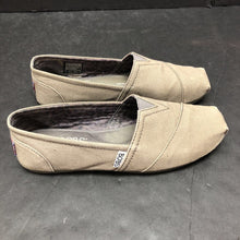 Load image into Gallery viewer, Girls Slip On Shoes
