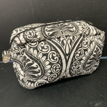 Load image into Gallery viewer, Paisley Zipper Pouch Bag
