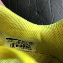 Load image into Gallery viewer, Boys Tiempo Legend 7 Soccer Cleats
