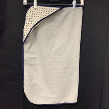 Load image into Gallery viewer, Star Infant Hooded Bath Towel
